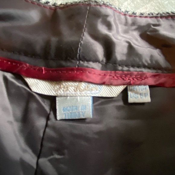 Boden Wool-Blend Houndstooth Crop Pants - Picture 3 of 7